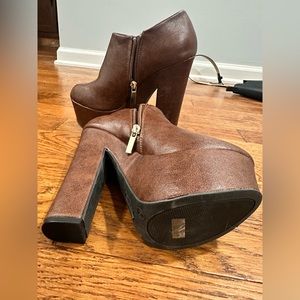 Dollhouse Shoes- Size 6